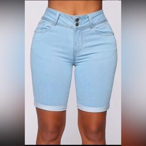 Booty lifting Bermuda shorts Large